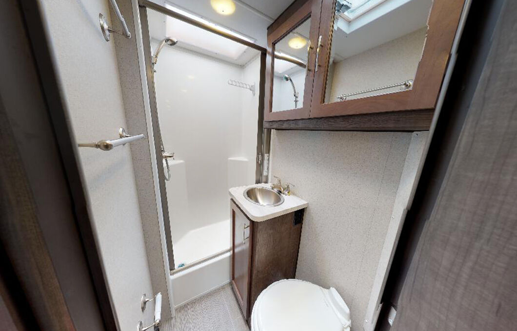 Class C Motorhome-Medium (C-Medium), , hi-res image number 16